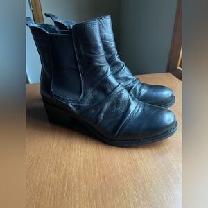 Miz Mooz Size 7.5-8 EU 38 Black Leather Ankle Boots Super Soft Ruched